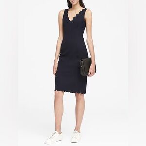Banana Republic Scalloped Bi-Stretch Sheath Dress in Navy, Size 10